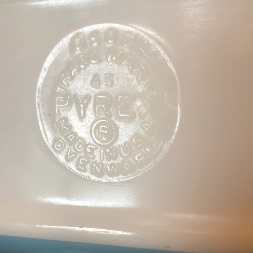Blue Rectangular Pyrex Dish - Picture 4 of 8